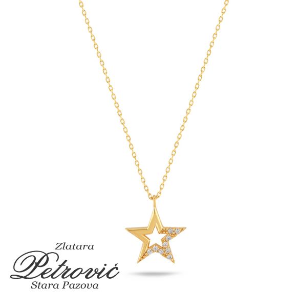 Zlatni lančić sa priveskom u obliku šuplje zvezde sa cirkonima na jednoj ivici, prikazan na beloj pozadini – jednostavan i moderan dizajn.