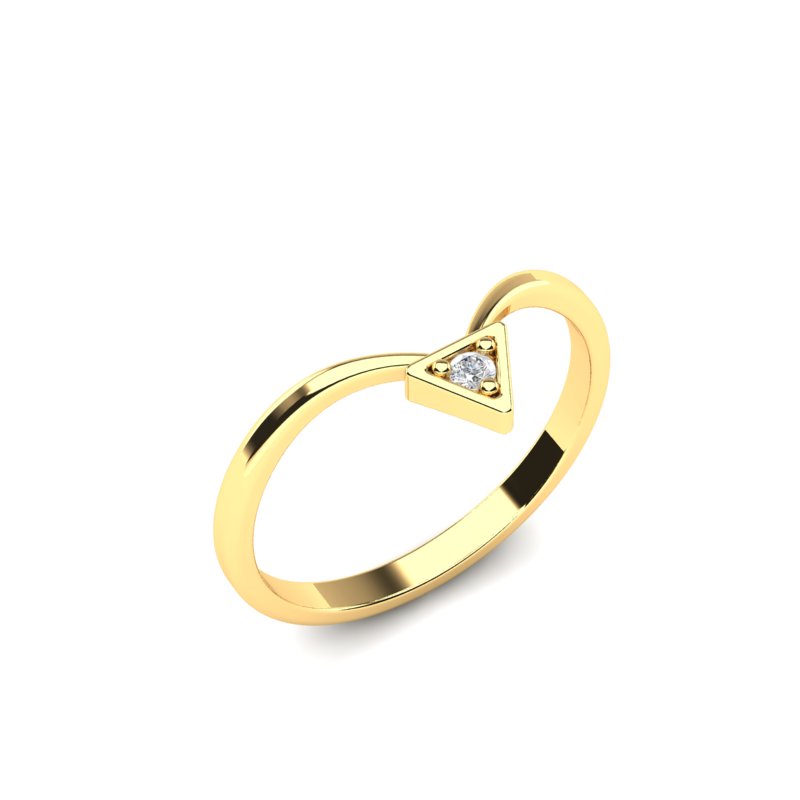 Zlatni prsten sa cirkonom u trouglu napravljen od žutog zlata, prikazan na beloj pozadini