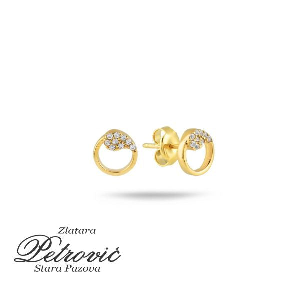 Zlatne minđuše u obliku otvorenog kruga, ukrašene sitnim cirkonima u gornjem delu, postavljene na beloj pozadini sa blagom senkom ispod