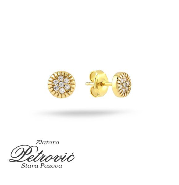 Zlatne minđuše na šraf sa kružnim reljefnim oblikom i grupom cirkona u centru, na beloj pozadini
