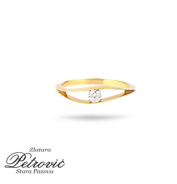 Zlatni prsten sa cirkonom u sredini