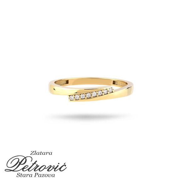 Zlatni prsten sa dijagonalno postavljenim cirkonima od žutog zlata