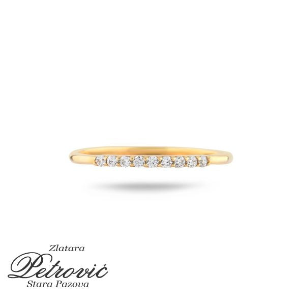 Zlatni prsten sa ravnim nizom belih cirkona