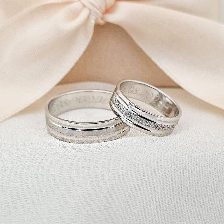 Burme belo zlato sa sjajnim cirkonima