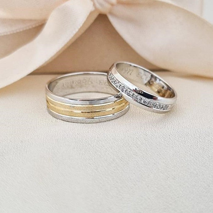 Zlatne burme sa linijama od belog i žutog zlata