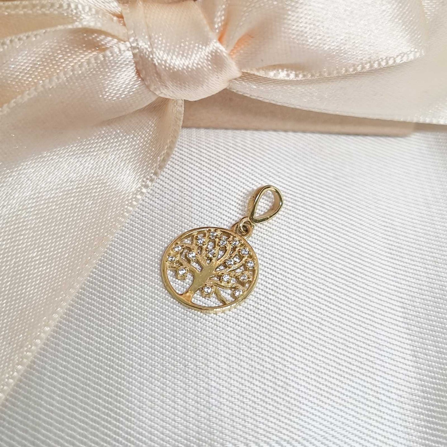 Zlatni privezak drvo sa cirkonima